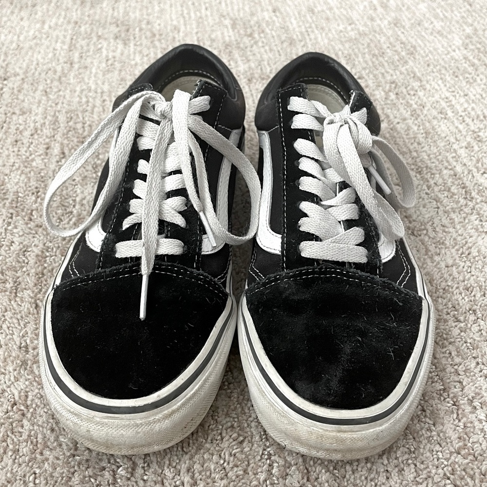 Black Vans in a Women’s Size 8, preowned and in decent condition (see details)!